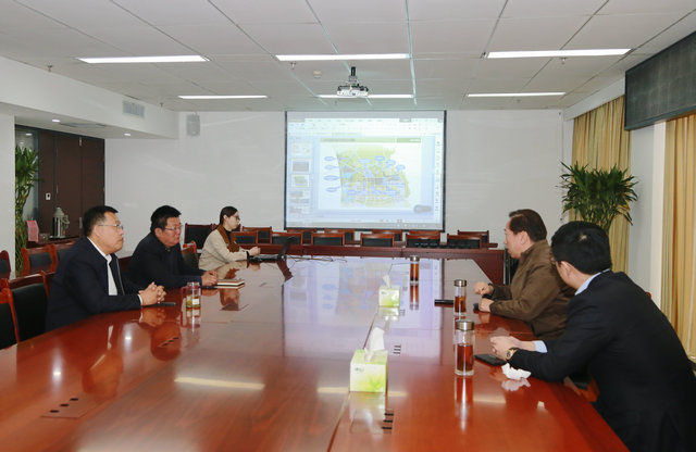 尋寰中:尋寰中來高鐵新區考察