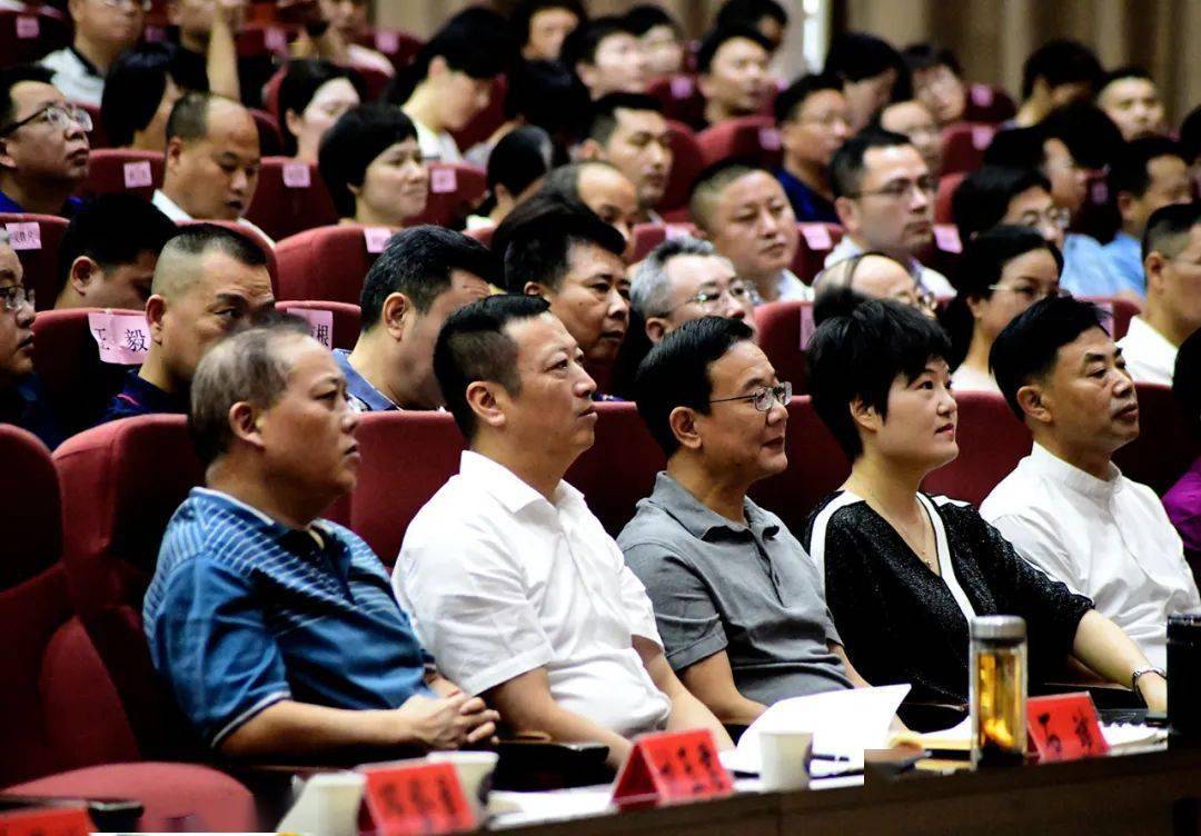 鄭曉明:領(lǐng)導(dǎo)者該如何應(yīng)對(duì)危機(jī)