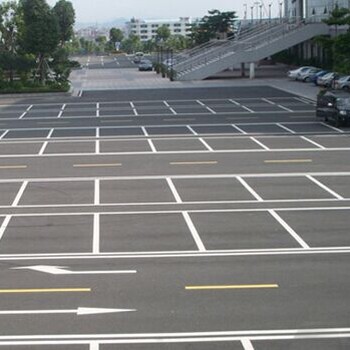 專業(yè)可靠的道路、停車場(chǎng)及交通設(shè)施安裝服務(wù)，全面解決北京停車難題